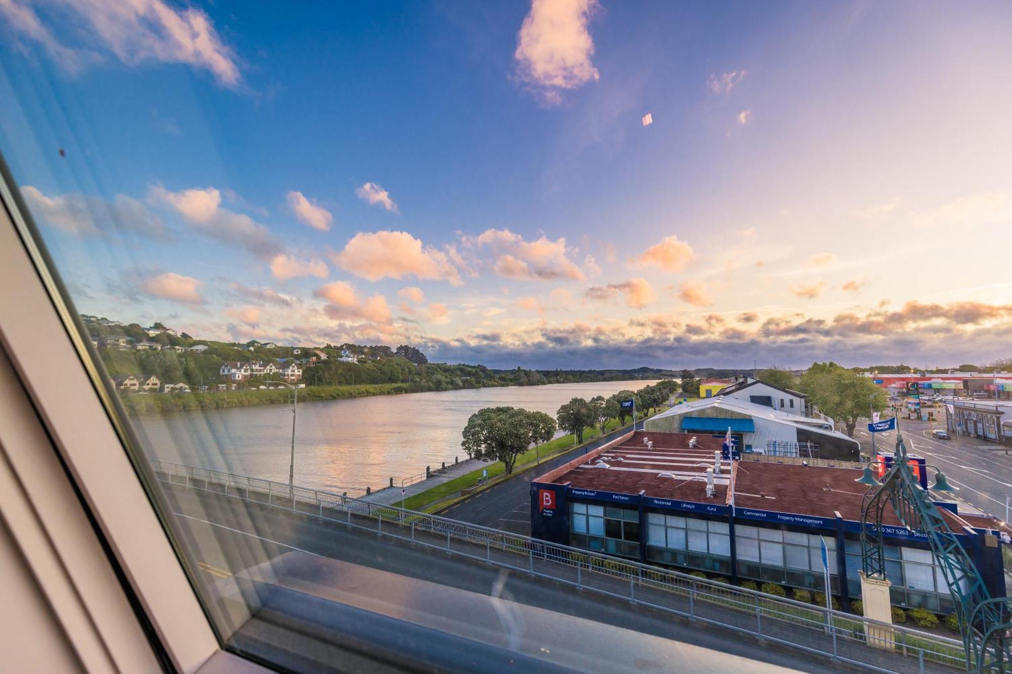 Johnston Apartments - Award-Winning Building, Your Unforgettable Stay Whanganui Exterior foto