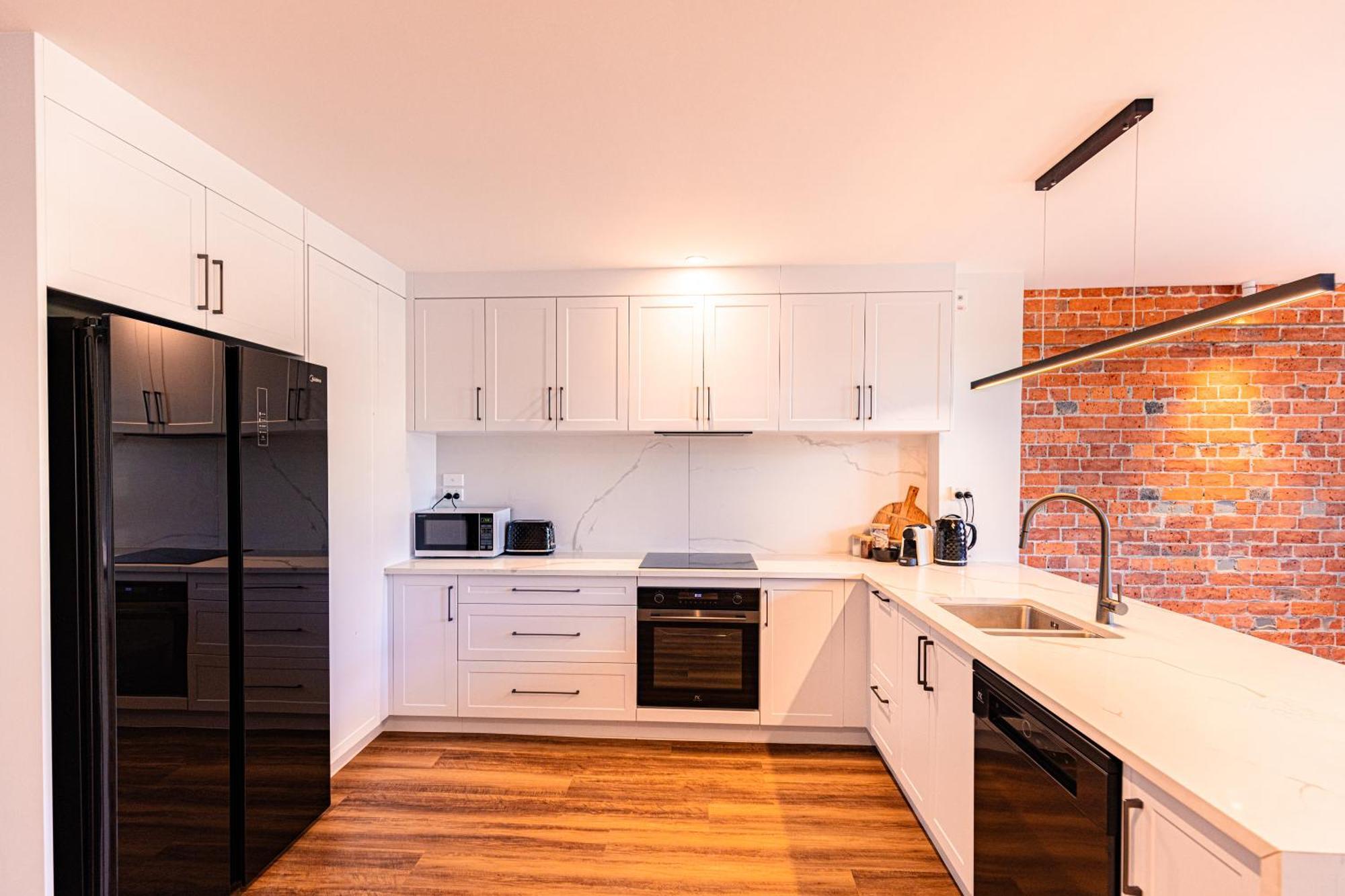 Johnston Apartments - Award-Winning Building, Your Unforgettable Stay Whanganui Exterior foto