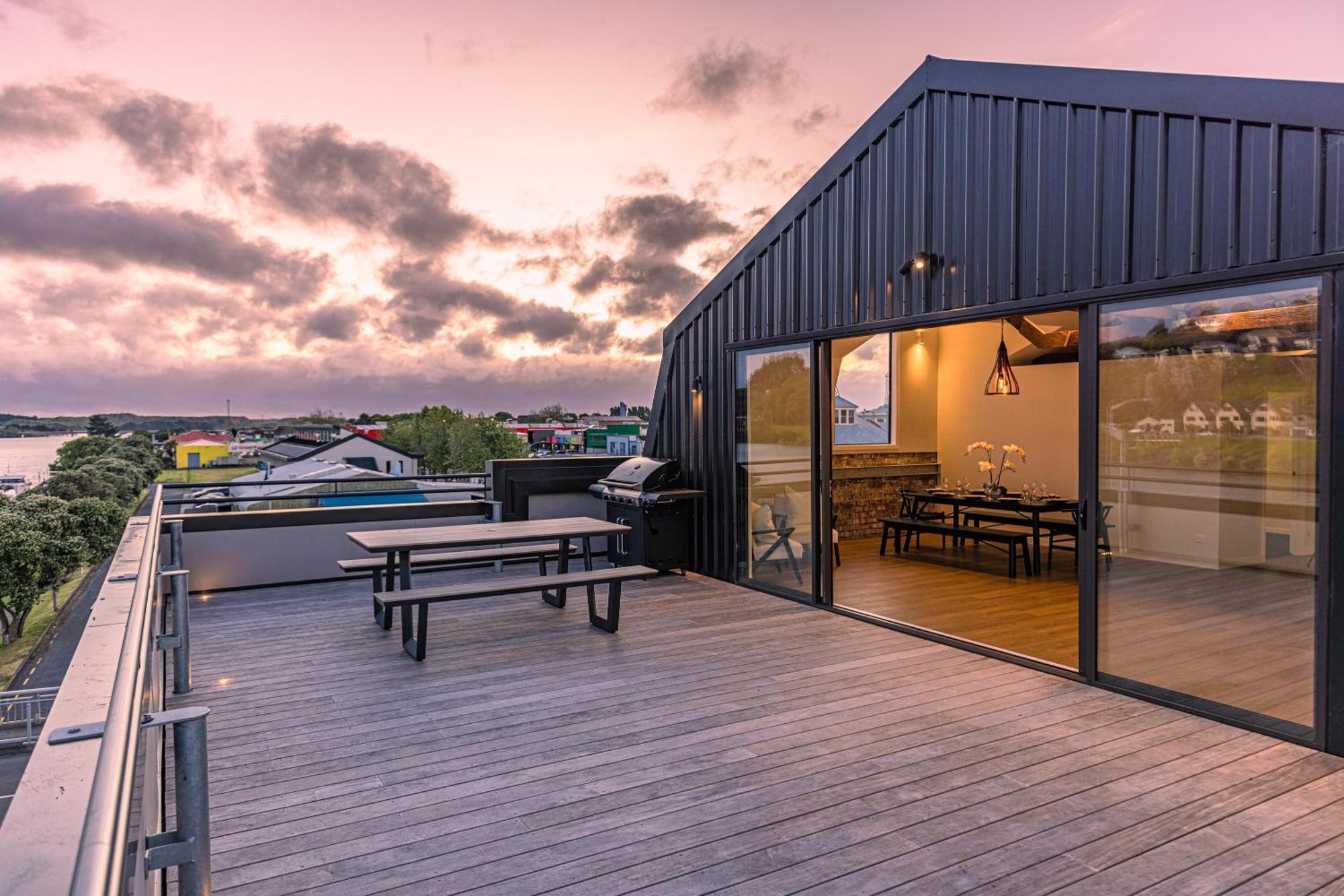 Johnston Apartments - Award-Winning Building, Your Unforgettable Stay Whanganui Exterior foto